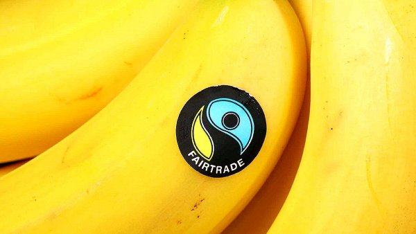 Стикер банан с костью