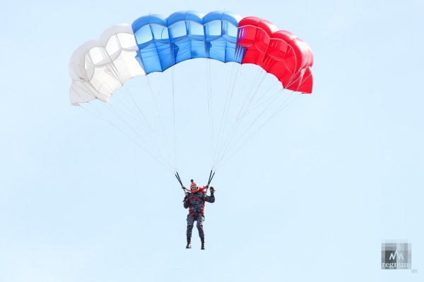 Осенний парашютист