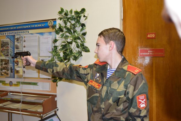 Памятники с погонами