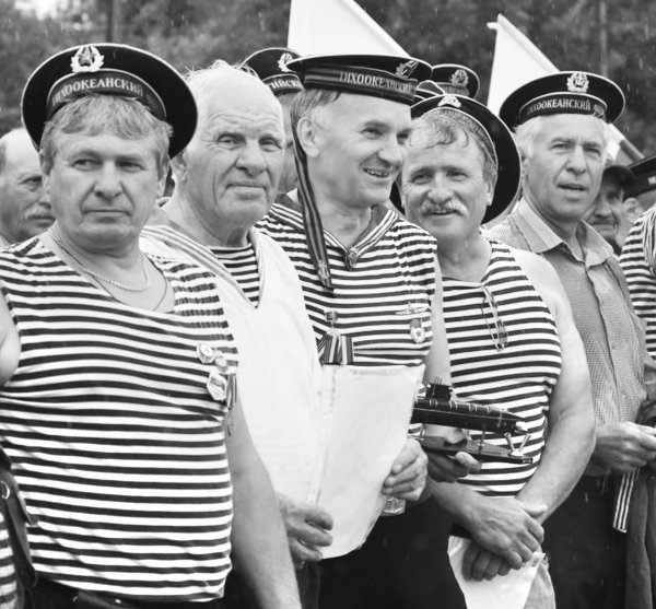 День рождения Матросской тельняшке