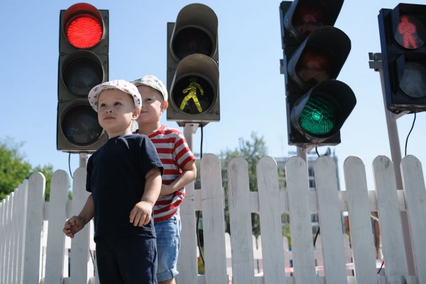 Трехцветный светофор