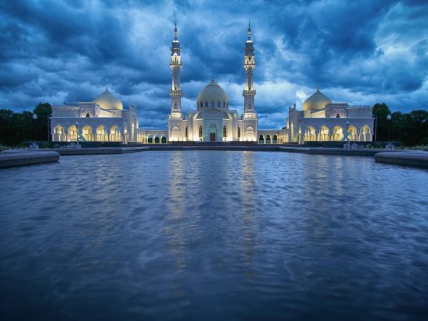 Белая мечеть Казань ночью