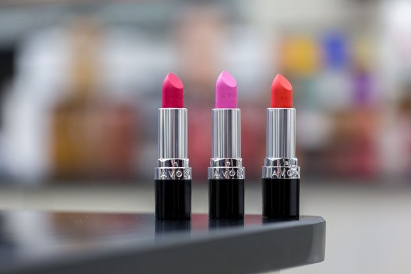 Натюрморт с помадой