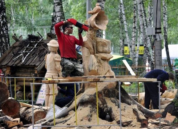 День топора