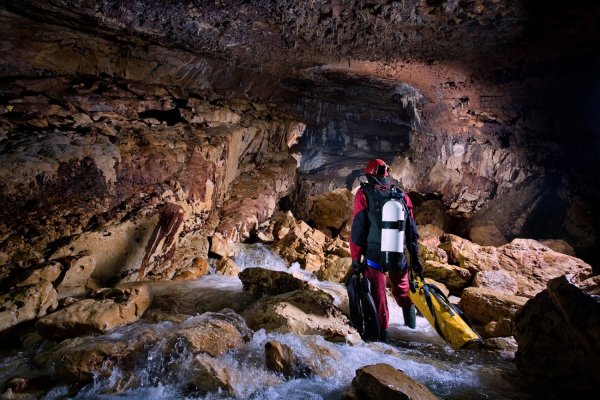 Канализационный спелеолог