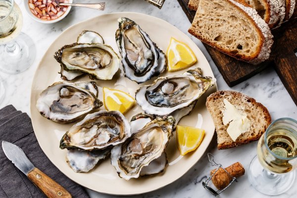 Морская еда в ракушках