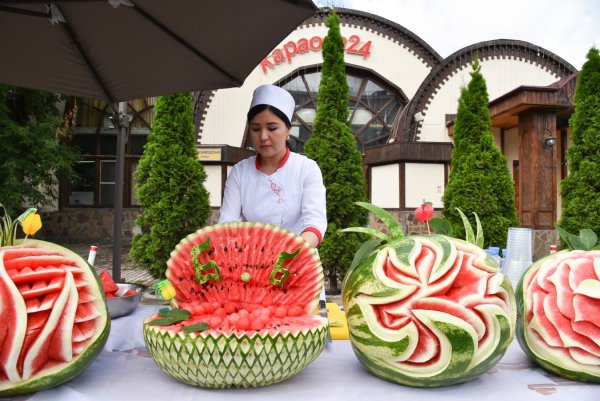 Фестиваль арбузов в Турции