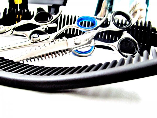 С праздником парикмахера