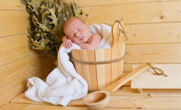 Малыш в бане