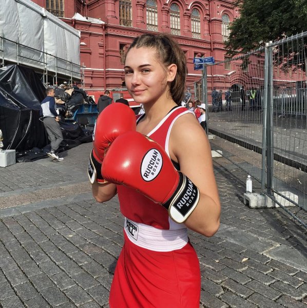 Родионова боксерша