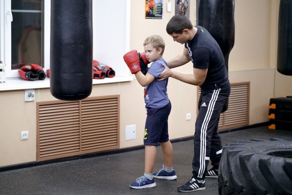 Поздравить боксера с днем бокса