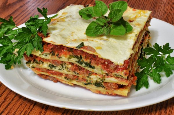 Лазанья болоньезе бешамель