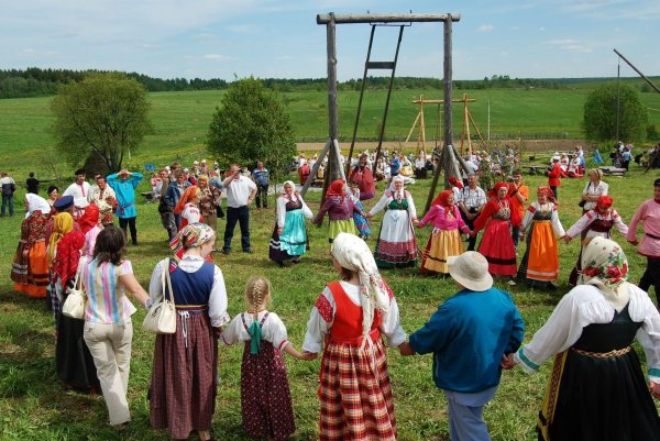 День поселка название