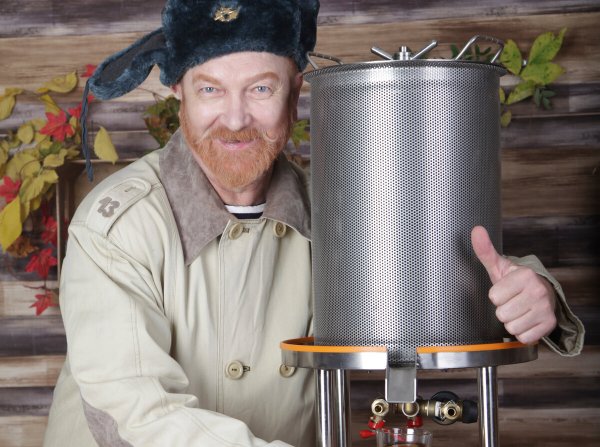 Праздник день самогонщика в России