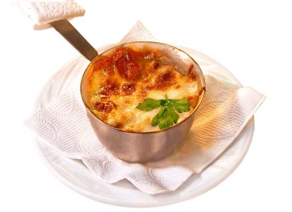 Жульен с курицей и грибами в кокотницах