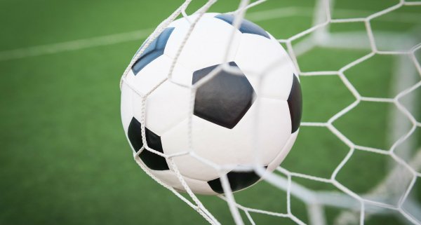 Мяч в воротах