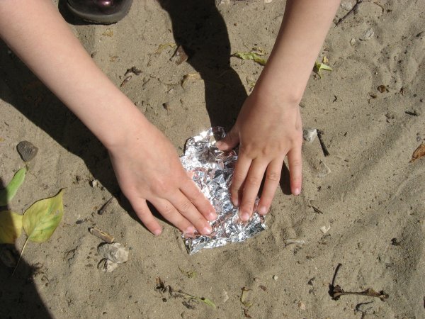 Секретики в земле под стеклом