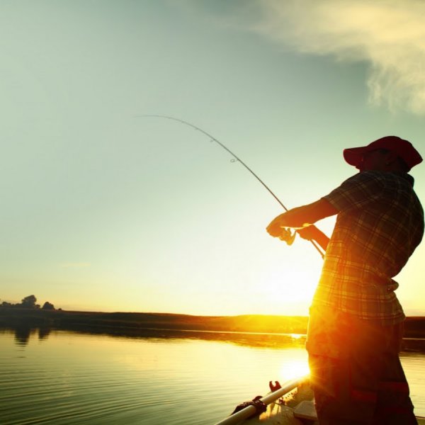 Рыбак на закате