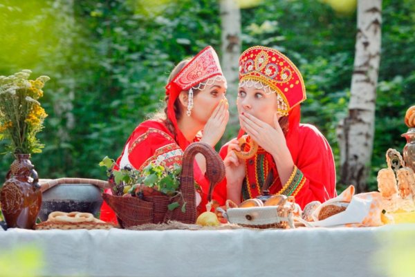 Русский и татарский Шаттерсток