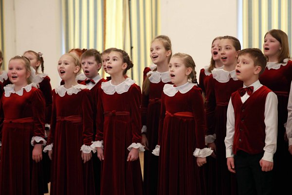 Дети поют в Хоре