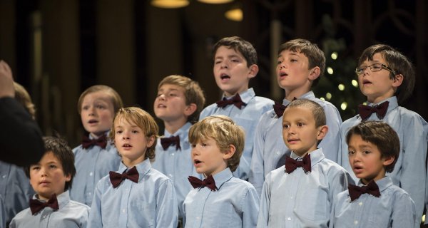 Сводный хор на сцене