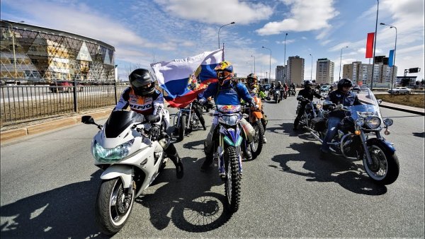 С праздником мотоциклиста