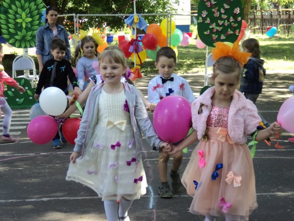 Костюм на праздник бантиков