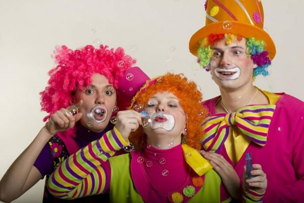 Клоуны на празднике