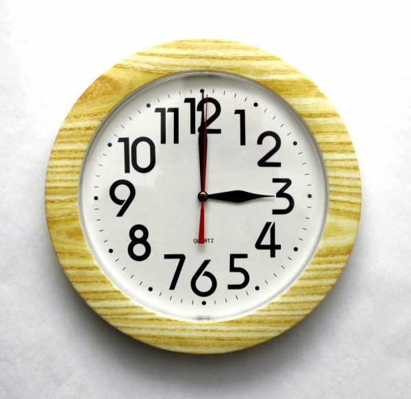 Часы четыре часа