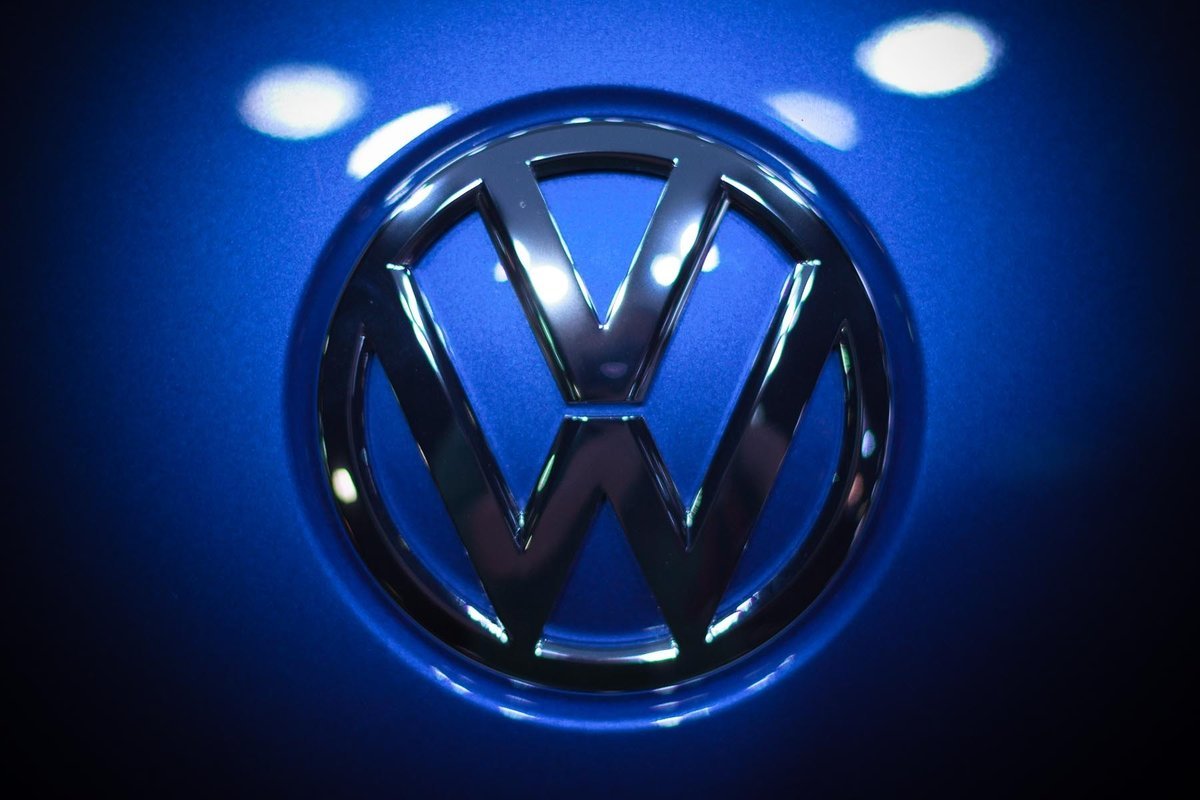 Логотип VW.
