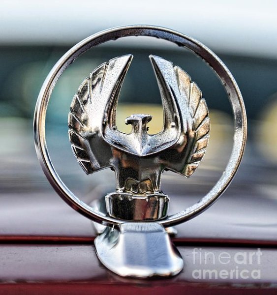 Эмблемы автомобилей