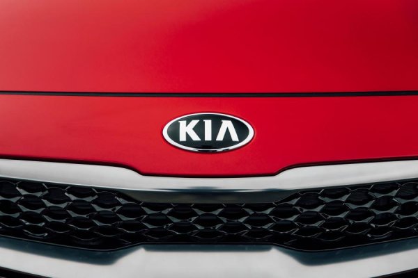 Красный значок Киа