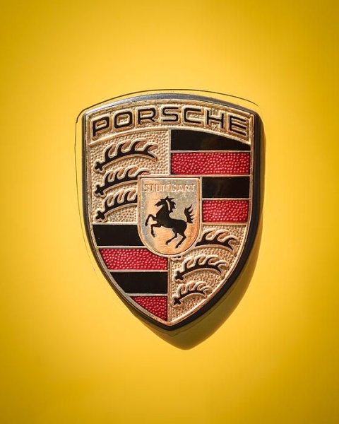 Порше Кайен значок