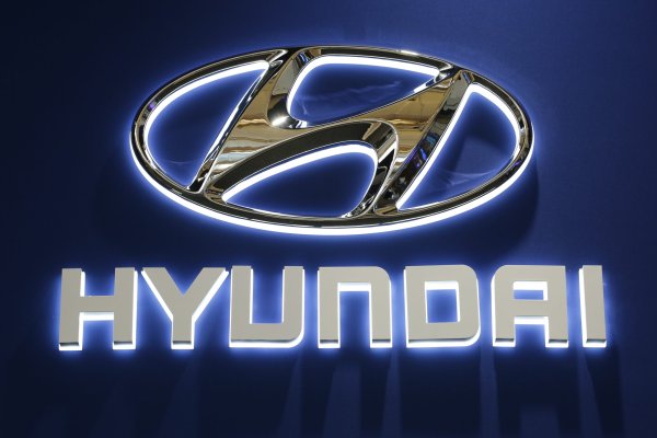 Эмблема Hyundai Elantra