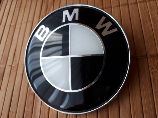 БМВ м3 значок