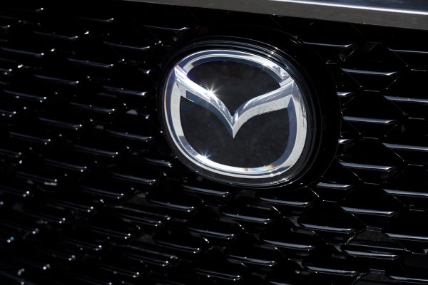 Mazda 6 GH значок на багажник