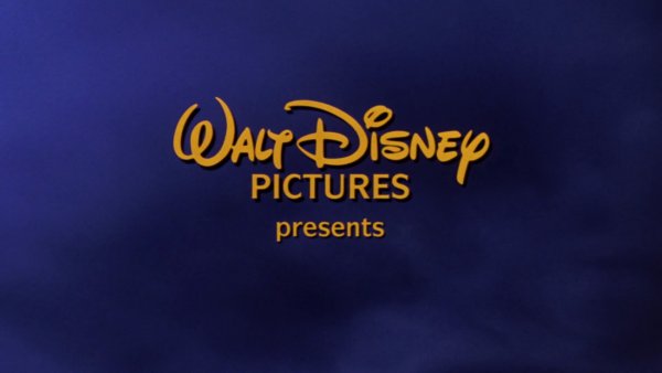 Замок Уолт Дисней пикчеус