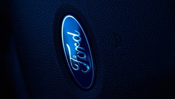 Обои эмблема Форд