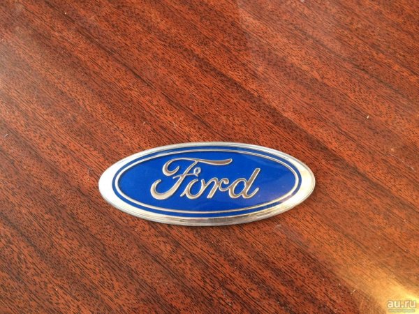 Марка машины Ford шильдик