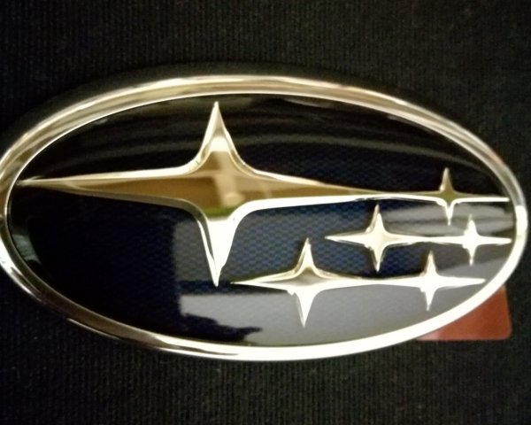 Значок Субару Форестер золотой