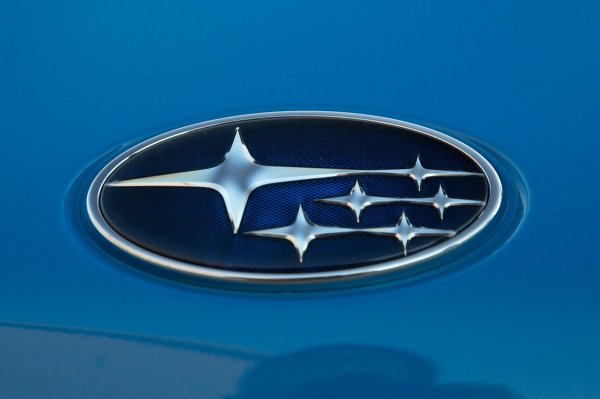 Subaru Legacy значок
