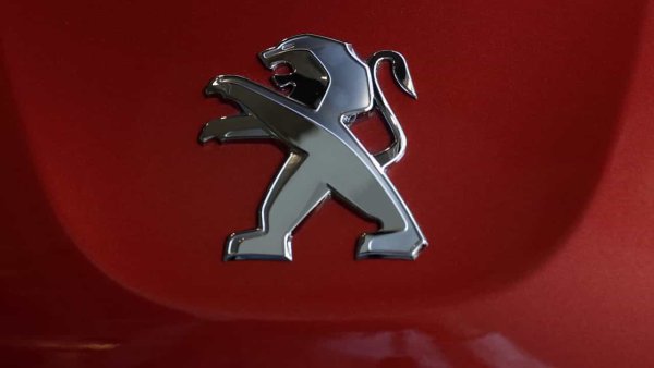 Peugeot значок