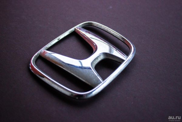 Эмблема на авто Хонда