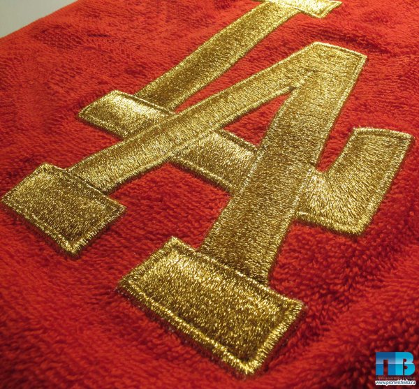 Вышивка логотипа на футболке