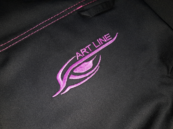 Вышивка логотипа на одежде