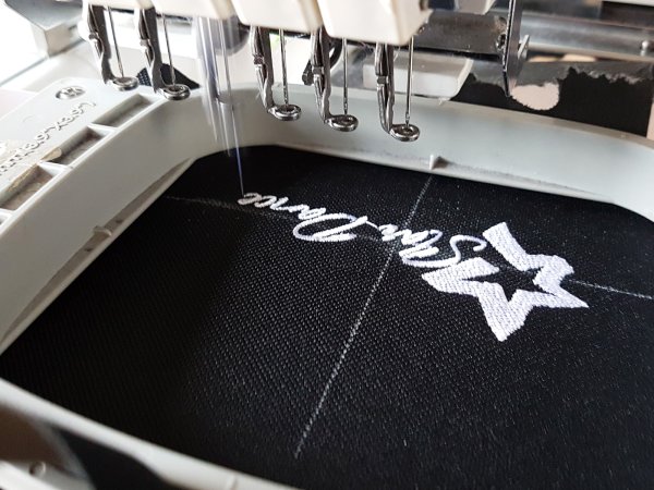 Вышивка логотипа