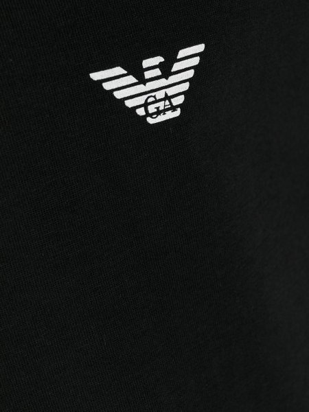 Знак Армани