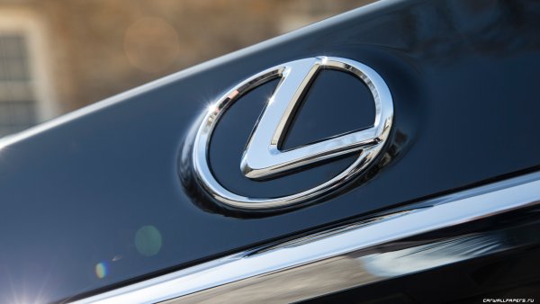 Лексус значок машины