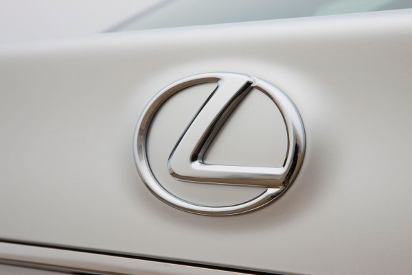 Лексус бренд