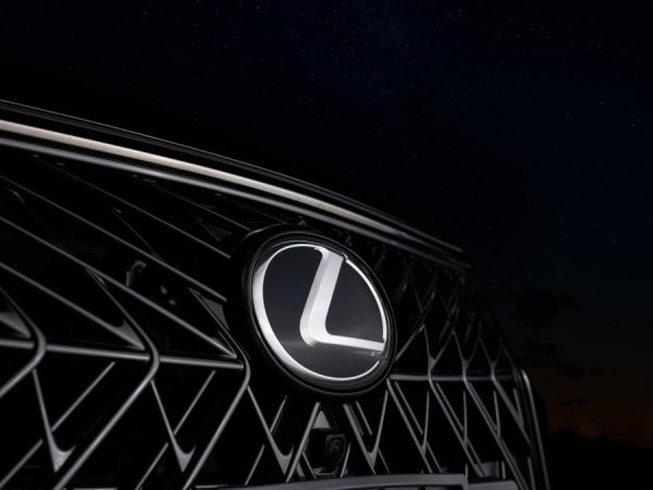 Новый логотип Лексус